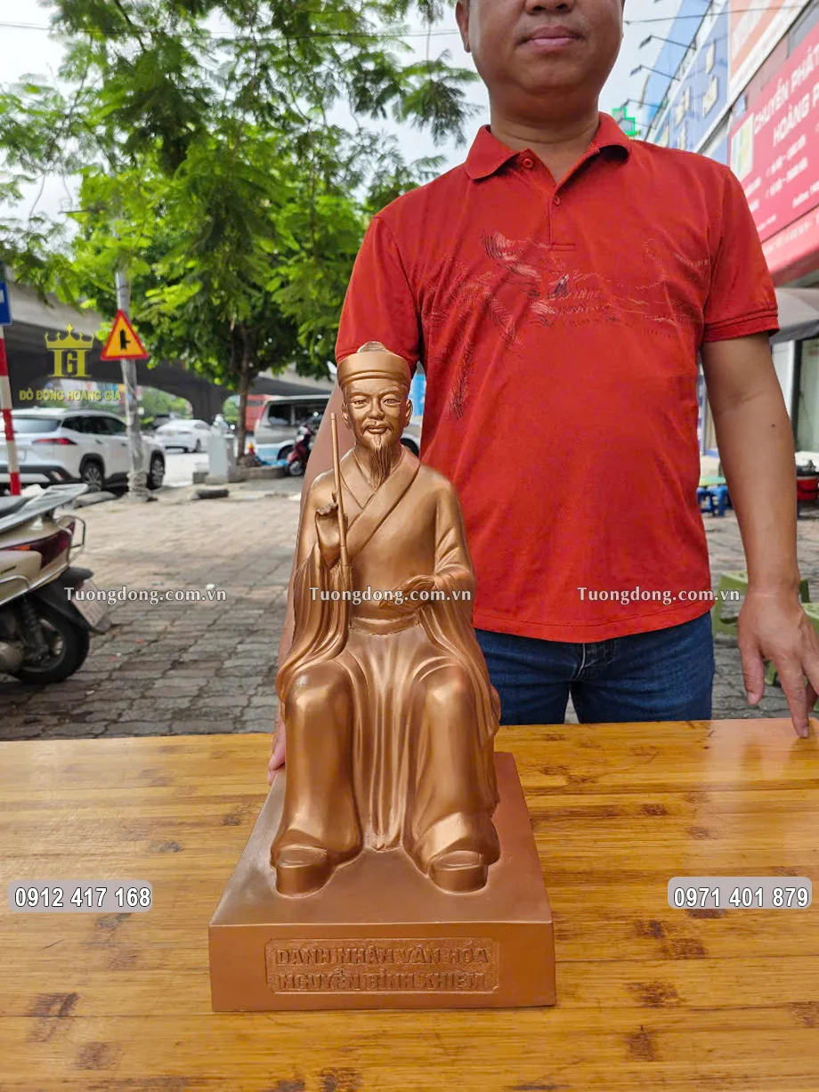 Từng họa tiết hoa văn được chăm chút vô cùng tỉ mỉ